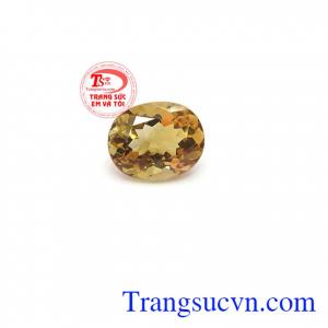 Viên thạch anh vàng đẹp là sản phẩm thạch anh đẹp, có độ trong cao, sản phẩm thích hợp để gắn vào nhẫn, mặt dây chuyền, lắc tay