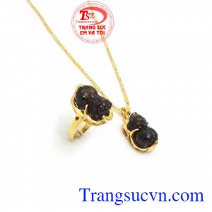 Bộ Trang Sức Nữ Chiêu Tài Lộc kiểu dáng thời trang, sang trọng, phù hợp phong cách nhẹ nhàng, tinh tế của phái đẹp