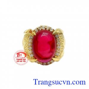 Mặt nhẫn được gắn đá nhân tạo sáng bóng
