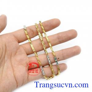 Sản phẩm có thể kết hợp cùng mặt dây để đem lại một diện mạo mới cho chiếc dây chuyền của bạn