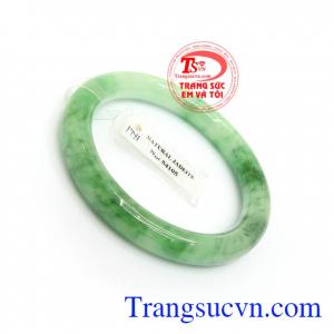 Vòng ngọc đeo tay thời trang, quý phái