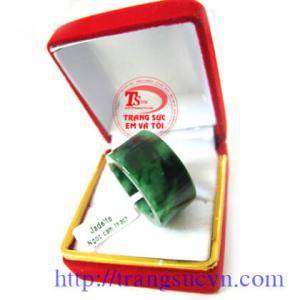 Men&#39;s ring natural jadeite