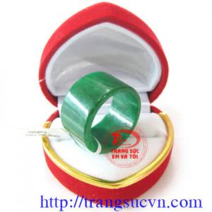 Nhẫn ngọc ngón cái jadeite đẹp