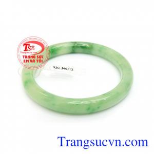 Vòng ngọc đẹp kiểm định SJC đeo hợp thời trang, quý phái, sang trọng, ngọc cẩm thạch có tác dụng tốt cho vận khí, sức khỏe và tiền tài