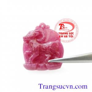 Mặt ruby tuổi mùi