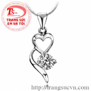 mặt dây kim cương nhân tạo