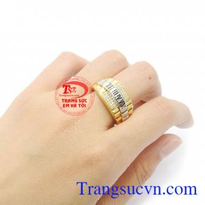 Đeo trên tay, chiếc nhẫn giúp người đeo thêm tự tin và tỏa sáng