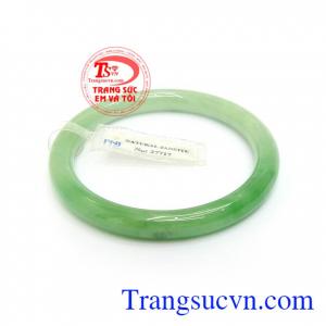 Vòng Ngọc Cẩm Thạch TN phù hợp với nhiều lứa tuổi, đeo hợp thời trang và quý phái
