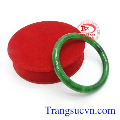 Vòng ngọc cẩm thạch phong thủy