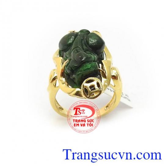 Nhẫn Tỳ hưu thiết kế đơn giản, tinh tế, dễ dàng kết hợp với những trang phục khác nhau là mặt hàng được nhiều bạn trẻ yêu thích đeo hợp thời trang