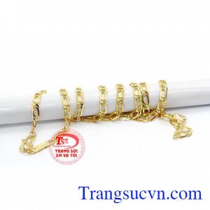 Dây chuyền được chế tác từ vàng 10k bền đẹp, sáng bóng
