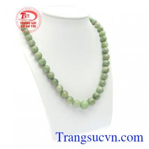 Ngọc cẩm thạch thiên nhiên, vẻ đẹp sang trọng cho người đeo