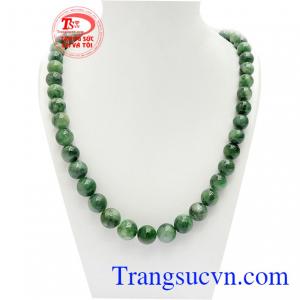 Chuỗi vòng cổ ngọc cẩm thạch tinh tế là sản phẩm ngọc cẩm thạch đẹp, sang trọng. Chuỗi vòng cổ ngọc cẩm thạch tinh tế có giấy kiểm định, món quà trang sức dành cho các bà, các mẹ