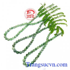Chuỗi cổ ngọc cẩm thạch quý phái là sản phẩm vòng ngọc cẩm thạch thiên nhiên