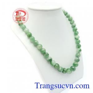 Sản phẩm ngọc cẩm thạch thiên nhiên mang đến vẻ đẹp sang trọng, thanh lịch cho người đeo
