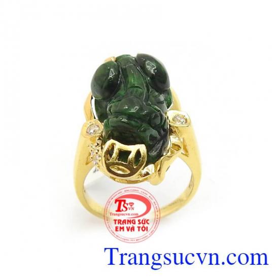 Nhẫn Tỳ hưu Phỉ thúy chạm khắc tinh xảo, sắc nét