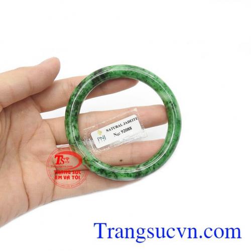 Sản phẩm chế tác kiểu bản tròn, rất trang nhã và sang trọng