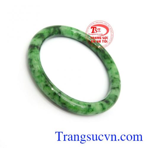 Vòng Ngọc Sơn Thủy May Mắn đeo hợp thời trang và phong thủy