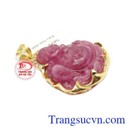 Đá quý được bọc vàng đảm bảo độ bền đẹp