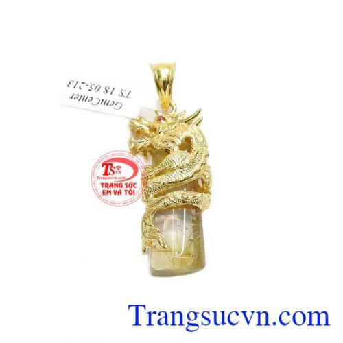 Vàng chế tác hình rồng được bọc xung quanh trụ tiết diện thạch anh tóc đảm bảo độ bền cho đá