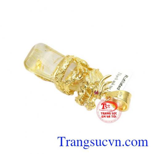 Sản phẩm có thể kết hợp cùng dây da hoặc dây chuyền vàng