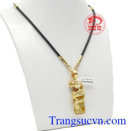 Dây cao su bọc vàng mang đến một cảm giác chắc chắn có phần mạnh mẽ cho người dùng