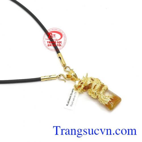 Mặt dây đá thạch anh tóc thiên nhiên được bọc rồng rất tinh tế và độc đáo