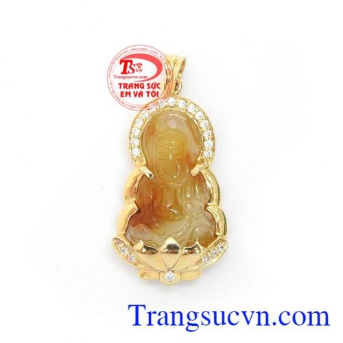 Mặt Phật Quan Âm May Mắn là biểu tượng cho lòng từ bi và trí tuệ, mang phật Quan Âm bên người sẽ mang lại may mắn, bình an, hóa giải vận hạn, nhận được sự bảo hộ, che chở của người