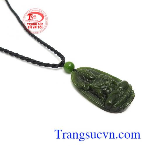 Ngọc nephrite thiên nhiên màu xanh ngọc phù hợp người mệnh hỏa và mệnh mộc