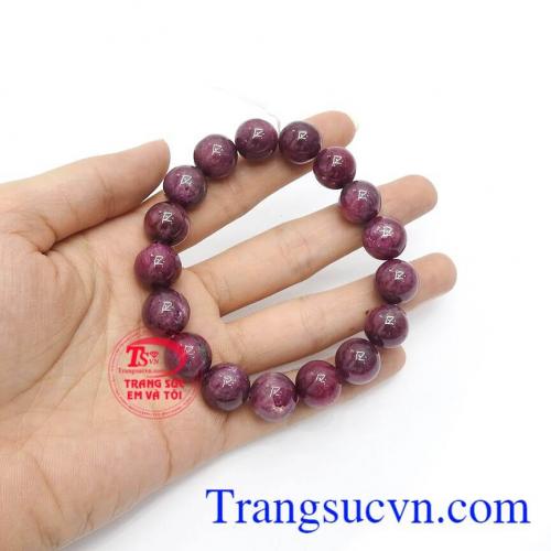 Ruby thiên nhiên có nhiều tác dụng trong phong thủy và hỗ trợ điều trị các bệnh về tim mạch cho non người