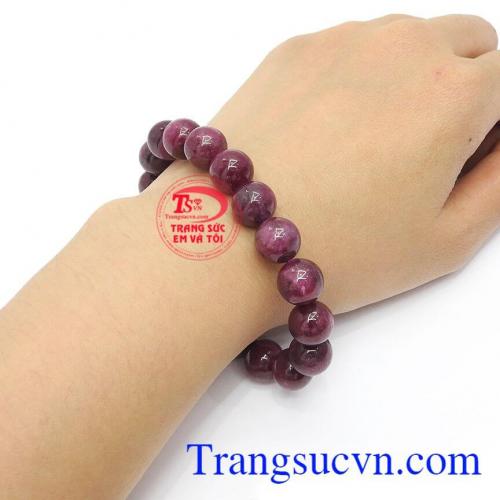 Chuỗi tay rất dễ sử dụng và kết hợp với nhiều trang phục mang lại sự sang trọng cho người đeo