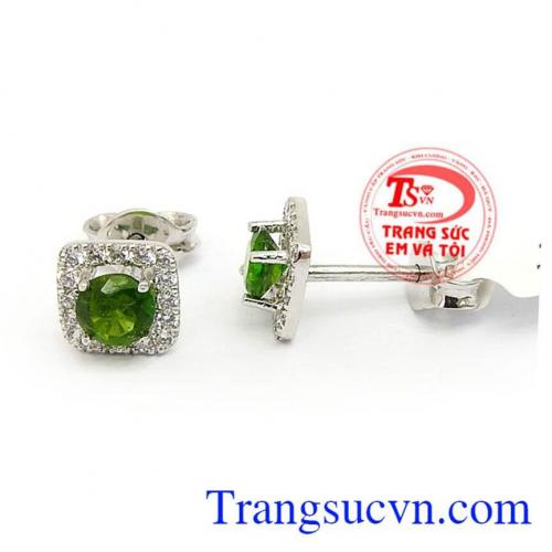 Diopsite còn có công dụng giúp cho trí tuệ minh mẫn, giữ vững tâm trí, làm giảm stress cho người đeo