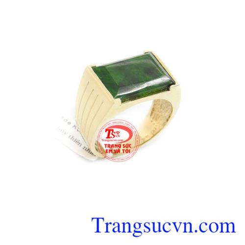 Nhẫn nam ngọc jadeite sang trọng là sản phẩm ngọc cẩm thạch thiên nhiên mang lại may mắn cho người đeo