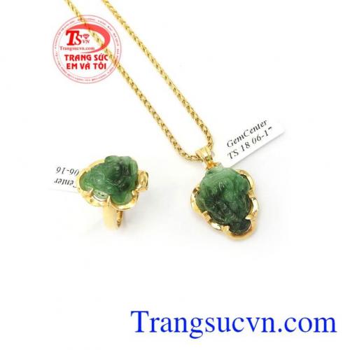 Bộ Trang Sức Thiềm Thừ Bình An mang lại nét quý phái, trẻ trung và phong cách cho phái đẹp