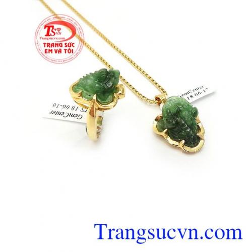 Bộ Trang Sức Thiềm Thừ Bình An gồm nhẫn, mặt dây thiềm thừ phỉ thúy và dây chuyền 18k nhập Italy