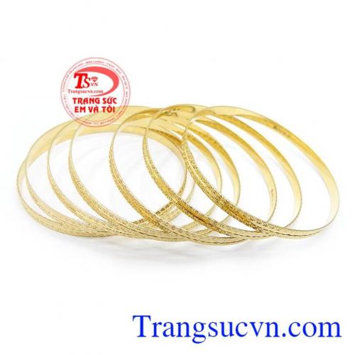 Vòng tuần nhập khẩu kiểu dáng độc đáo, phù hợp làm quà tặng những dịp ý nghĩa