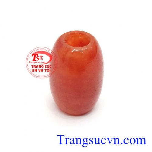 Mặt Dây Lu Thống Thịnh Vượng vừa làm đồ trang sức vừa có ý nghĩa phong thủy, trong phong thủy có tác dụng cầu quan phát lộc, thuận lợi cho con đường công danh sự nghiệp, mang bình an và may mắn cho người đeo