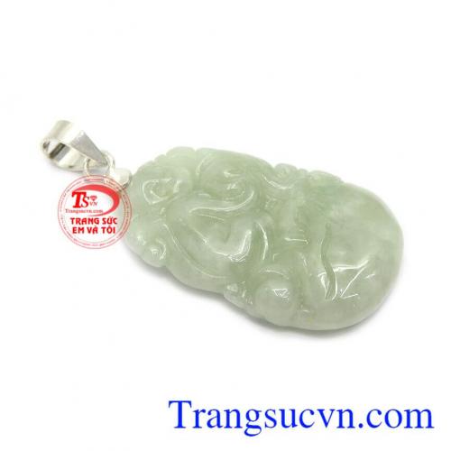 Ngọc cẩm thạch chạm khắc tinh tế
