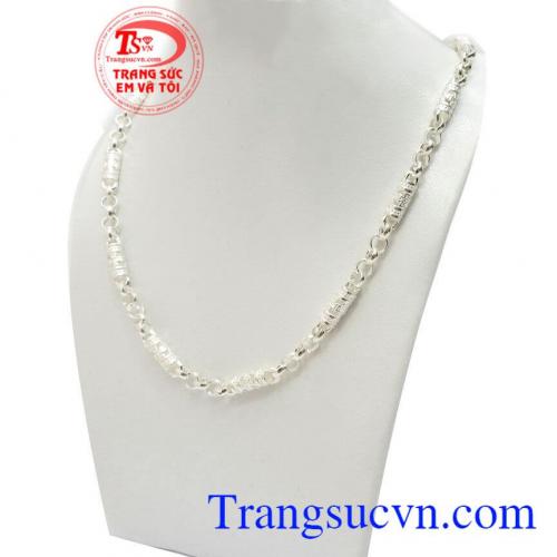 Dây chuyền bạc chế tác tinh xảo, kiểu dáng mới lạ