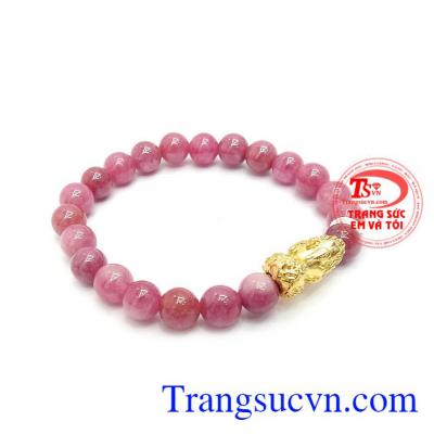 Ruby thiên nhiên mang ý nghĩa phong thủy mang lại nhiều may mắn, sức khỏe cho người đeo