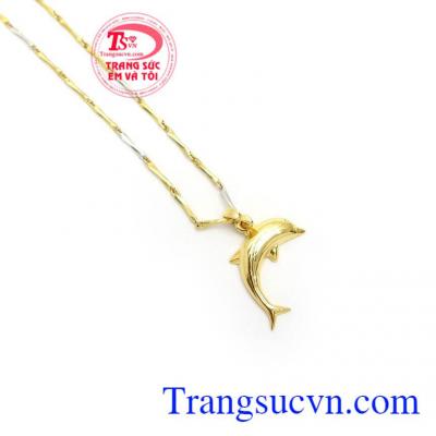 Mặt dây chuyền vàng tây quý phái, phong cách