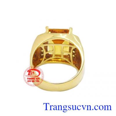 Bên trong nhẫn được chú trọng để người dùng thoải mái với chiếc nhẫn