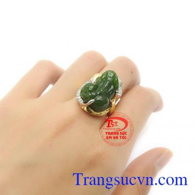 Sản phẩm chế tác từ vàng 10k sáng bóng, bền đẹp