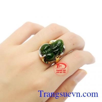 Sản phẩm chế tác từ vàng 10k sáng bóng, bền đẹp