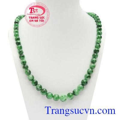 Chuỗi vòng ngọc cẩm thạch cao cấp là sản phẩm ngọc cẩm thạch (ngọc jadeite) đẹp, là món quà ý nghĩa dành tặng bà, tặng mẹ trong các dịp lễ