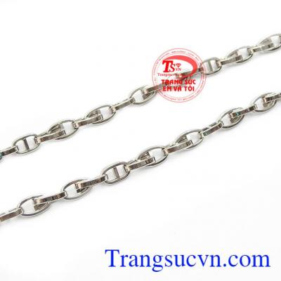 Thiết kế trẻ trung, năng động cho phái mạnh luôn tự tin thể hiện cá tính