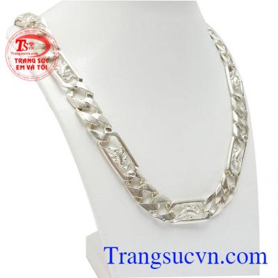 Thiết kế năng động, mạnh mẽ cho phái nam thể hiện cá tính riêng