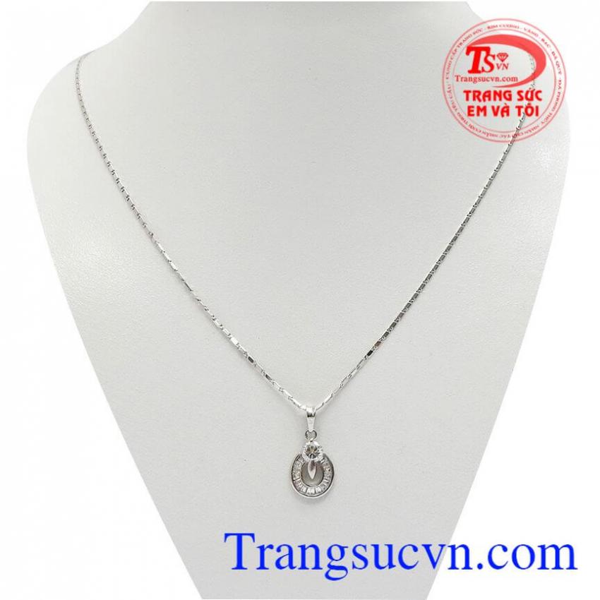 Bộ trang sức vàng trắng xinh xắn