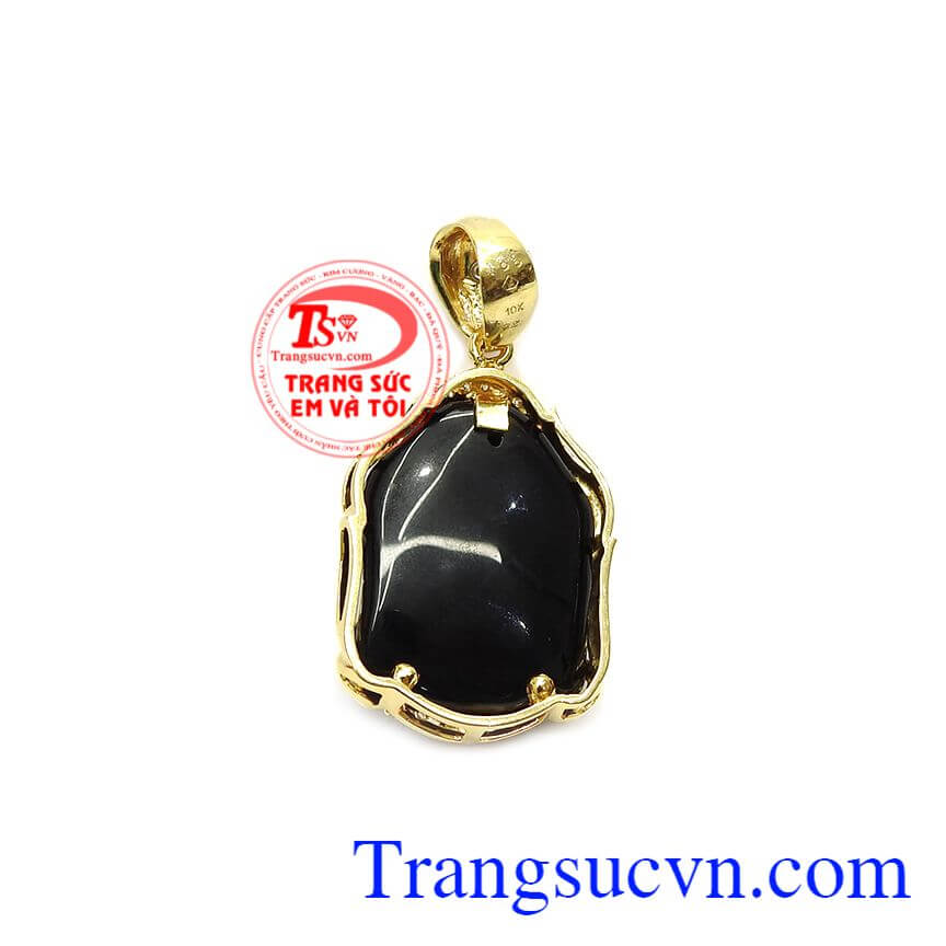 Đá obsidian được bọc vàng đảm bảo độ bền đẹp