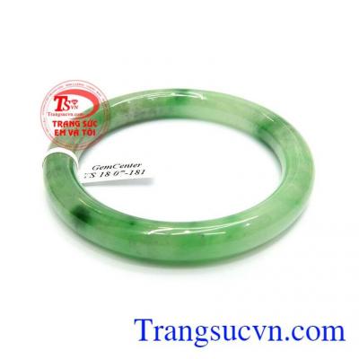 Vòng ngọc đẹp bản tròn may mắn